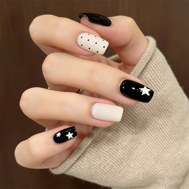 Nail Art Press-Ons Featuring Star and Polka Dot Patterns