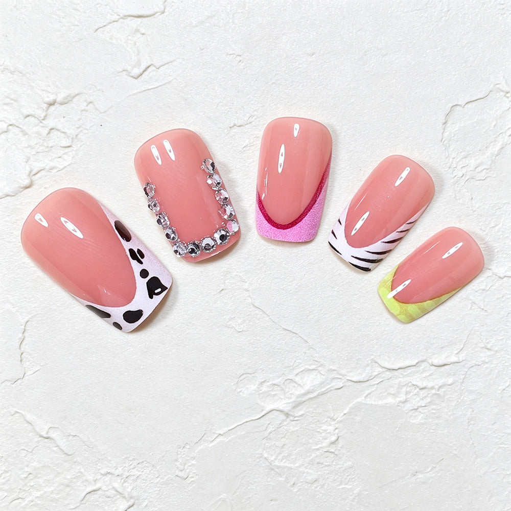 Unique Patterned Press-On Nail Art Tips – Creative Designs