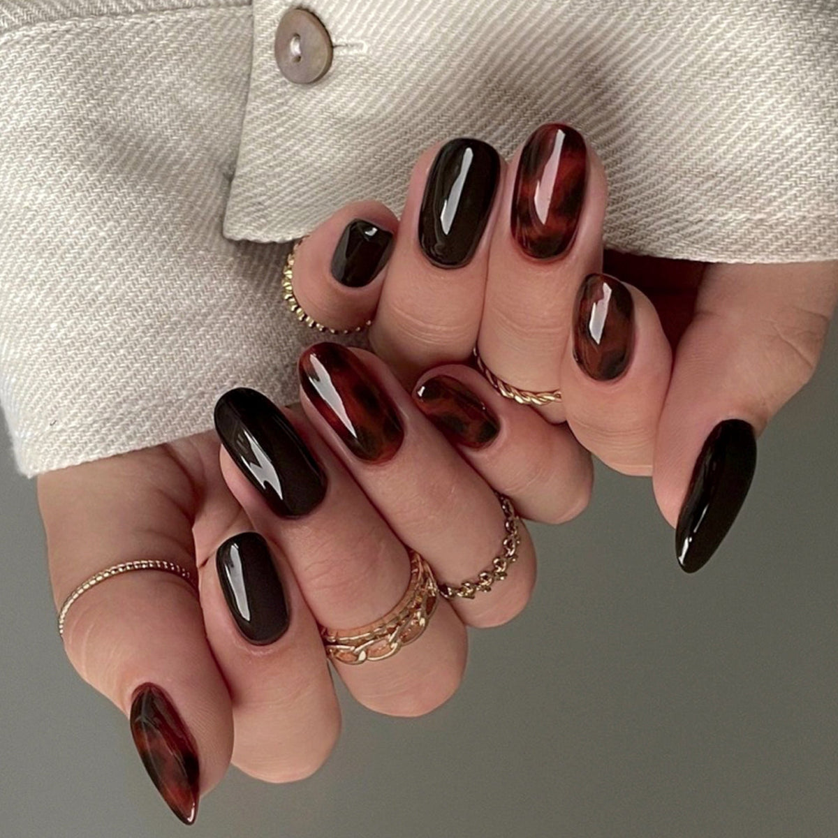 Gradient Press-On Nail Set in Artistic Design