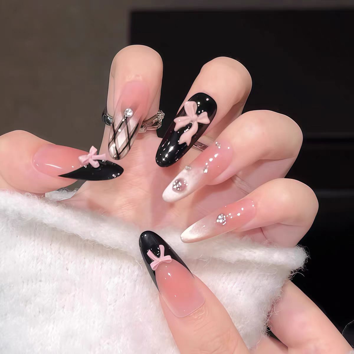 Press-On Nail Set with 3D Decorative Design