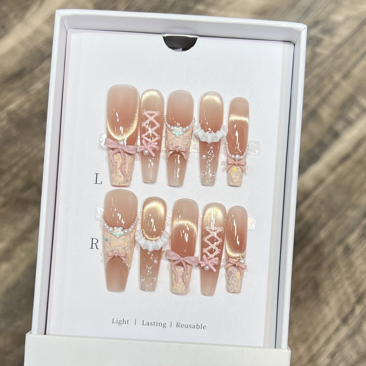 Creative Press-On Nail Art Kit Featuring Distinctive Design Elements