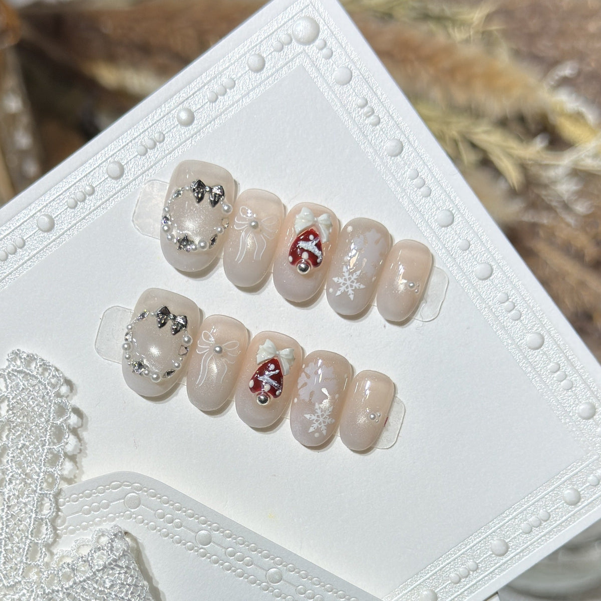 Press-On Nail Set with Winter Theme