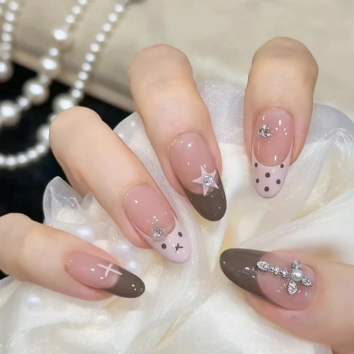 Square Press-On Nail Set in Acrylic Finish