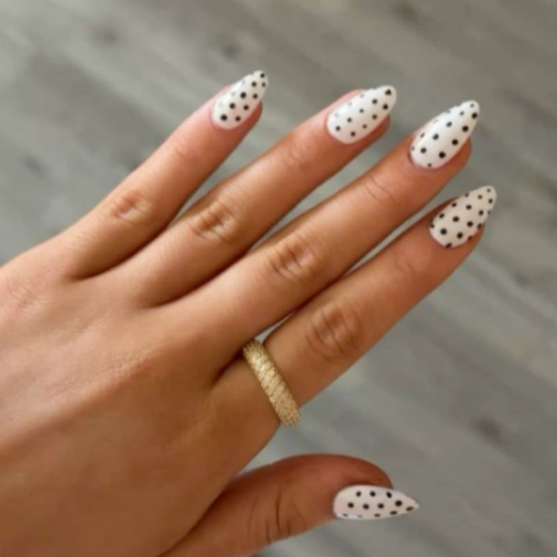 Polka Dot Pattern Press-On Nails – Artistic Design