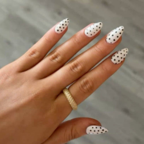 Polka Dot Pattern Press-On Nails – Artistic Design