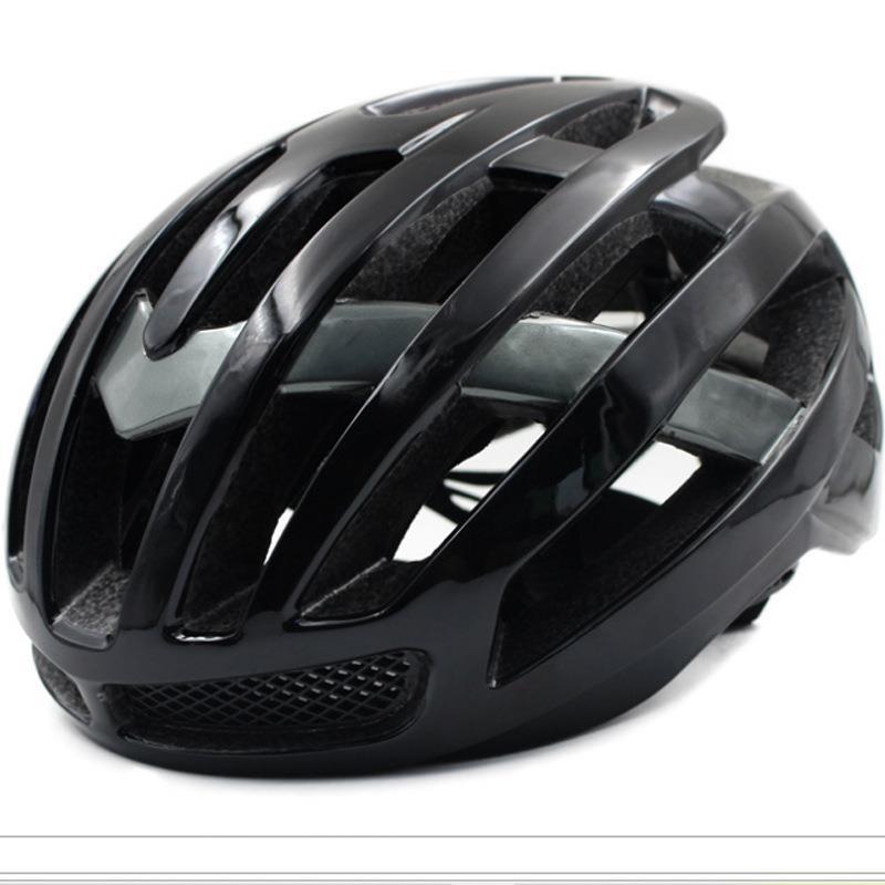 Streamlined Bike Helmet for Enhanced Aerodynamics