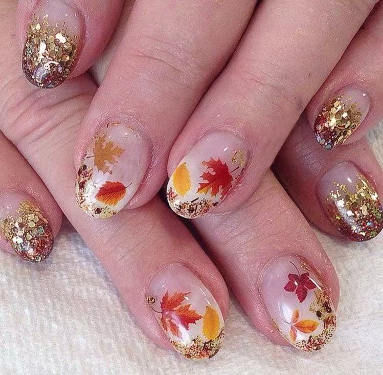 Press-On Nails with Autumn Leaf Design