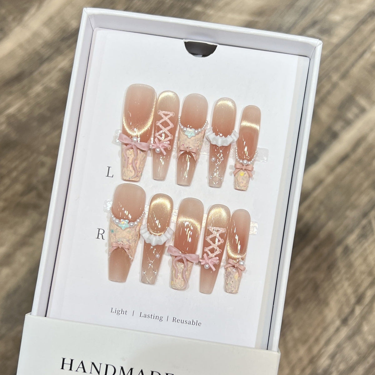 Creative Press-On Nail Art Kit Featuring Distinctive Design Elements