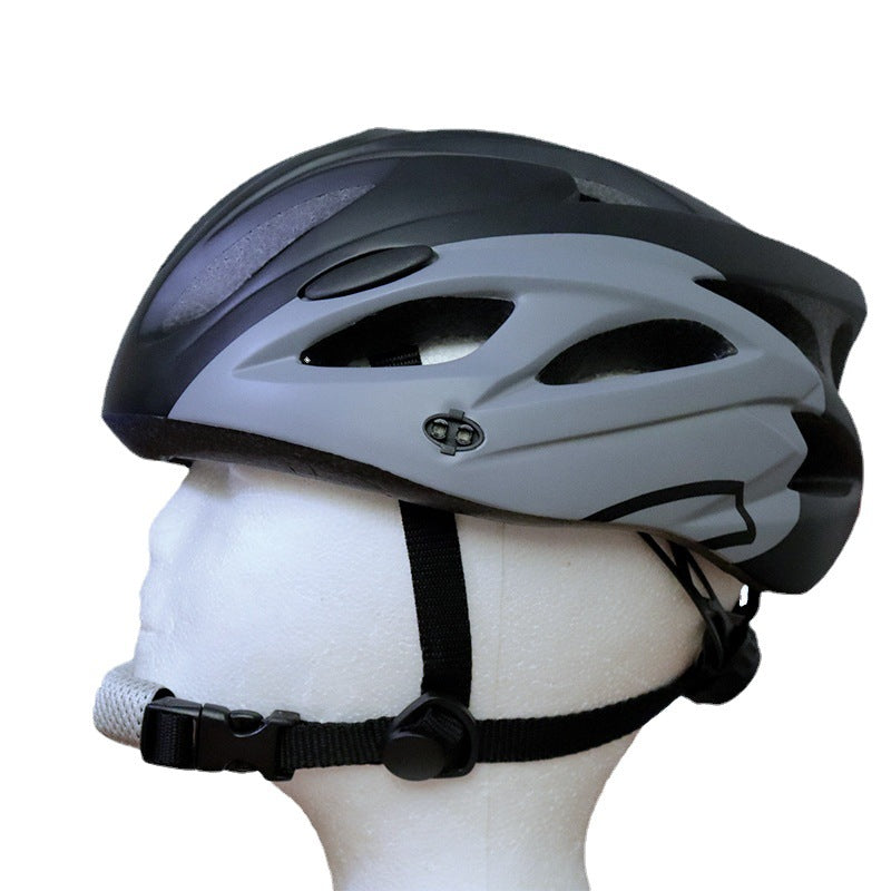Aerodynamic Cycling Helmet for Enhanced Performance