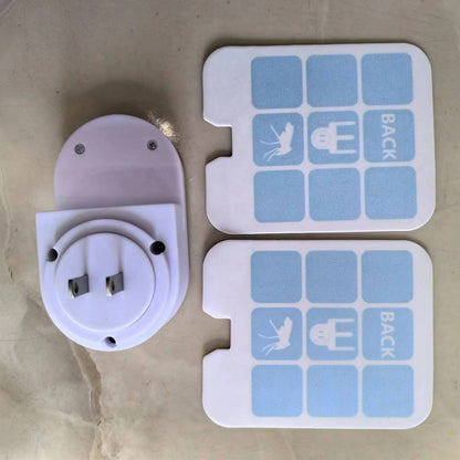 Continuous Wall-Mounted Magnetic Catch and Compact Organizer for Keys