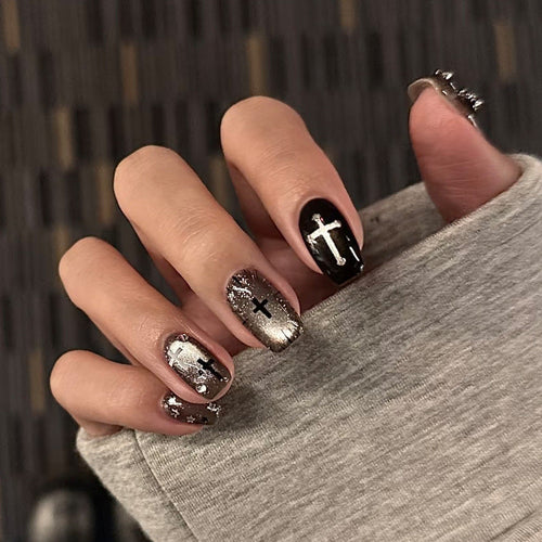 Press-On Nails Featuring Cross Patterns – Artistic Design