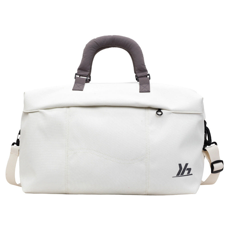 Versatile Duffle Bag for All-Season Use