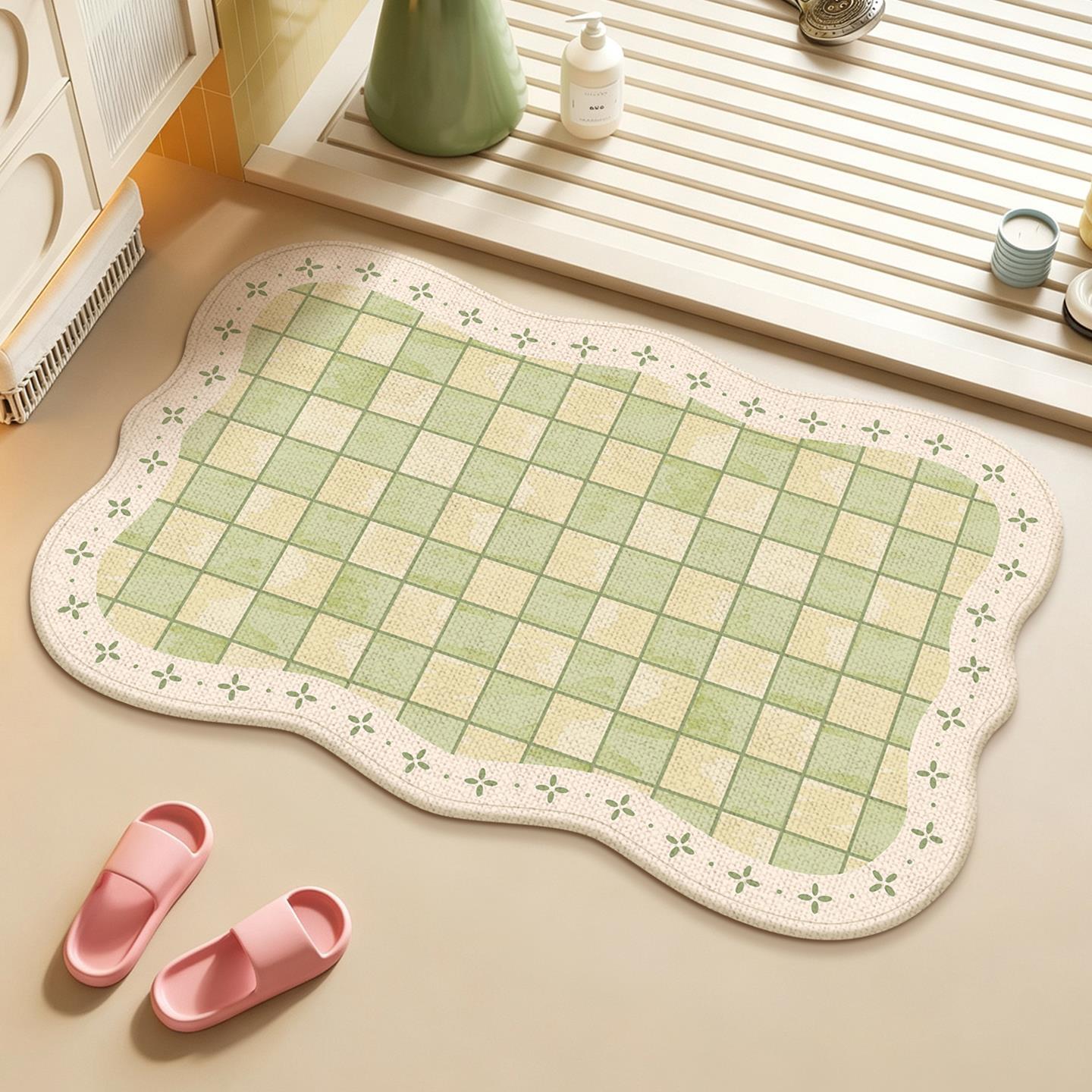 Floral Patterned Bath Mat with Absorbent Texture