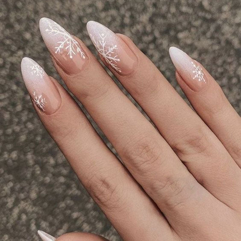 Press-On Nails with Artistic Snowflake Design