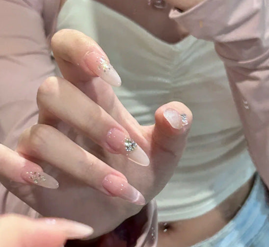 Press-On Nail Kit Featuring Distinctive Bow Patterns