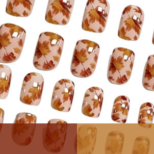 Leaf Pattern Nail Art Inspired by Autumn