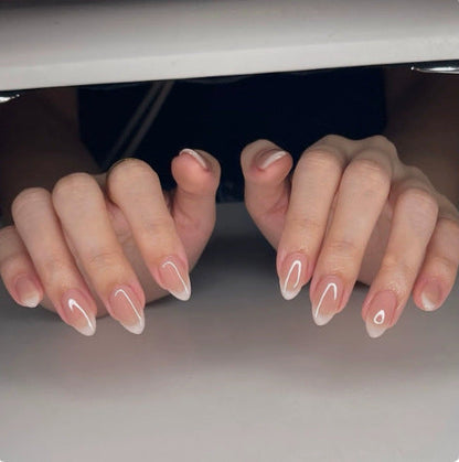 Glossy Press-On Nail Set in Almond Shape