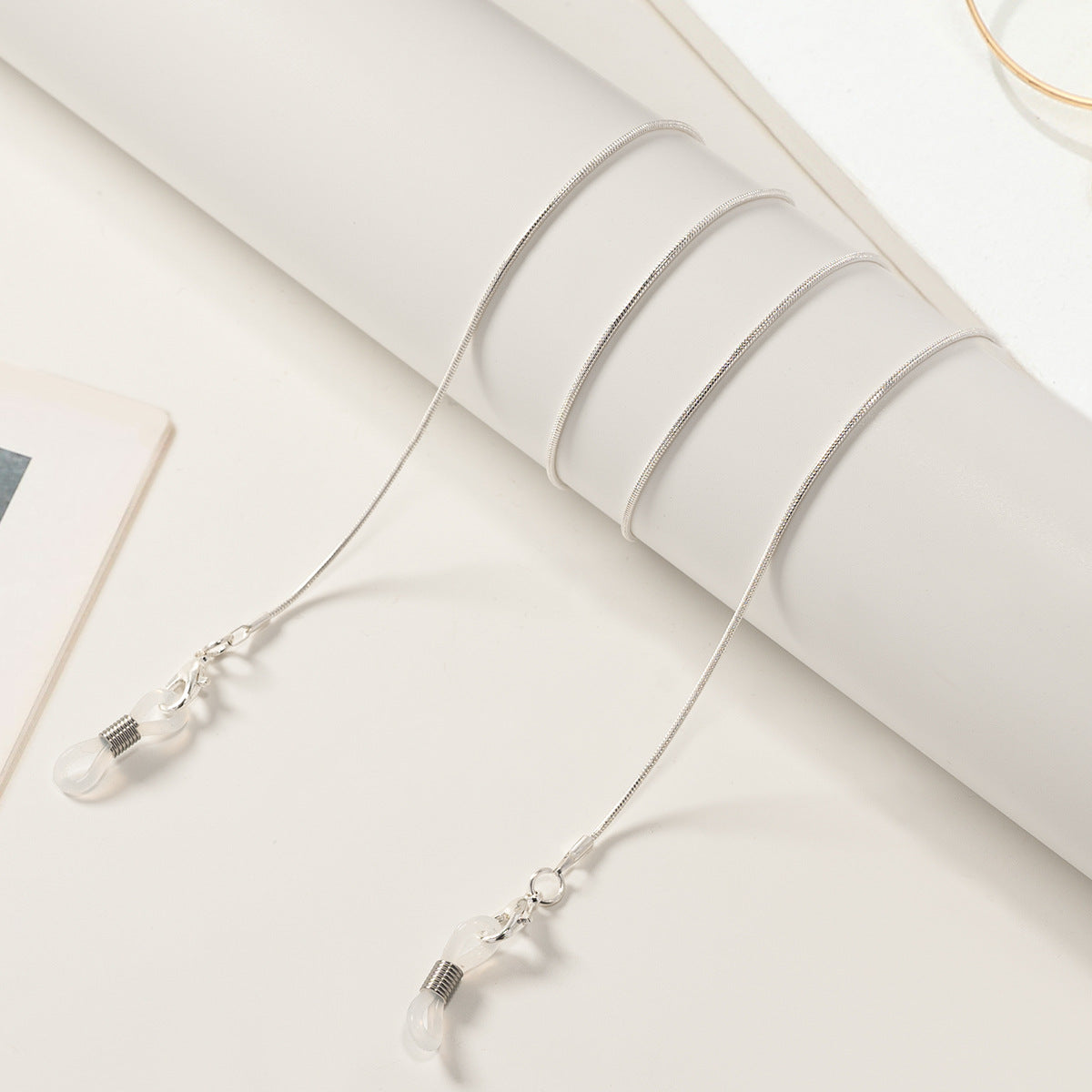 Eyewear Chain Holder with Adjustable Design