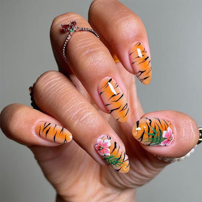 Press-On Nail Art Set with Animal Designs
