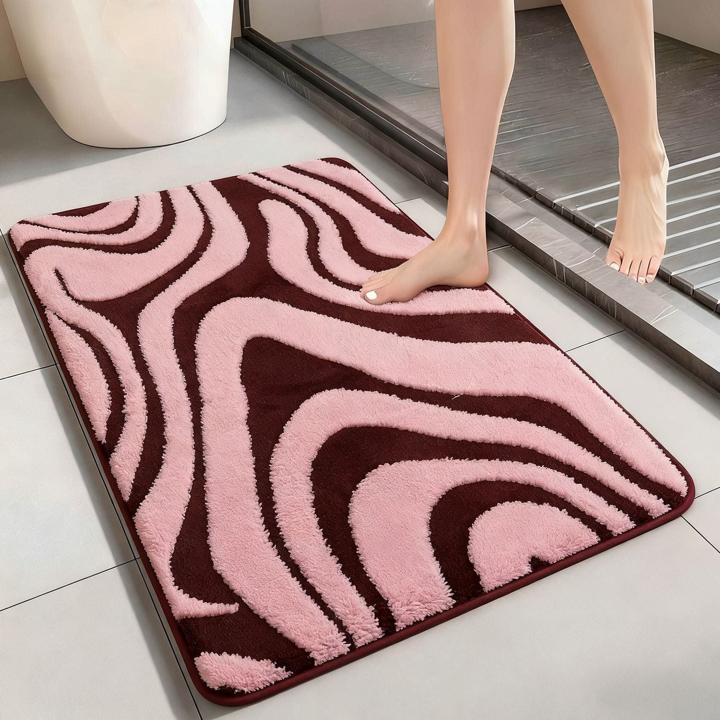 Wave Pattern Bath Mat in Abstract Design