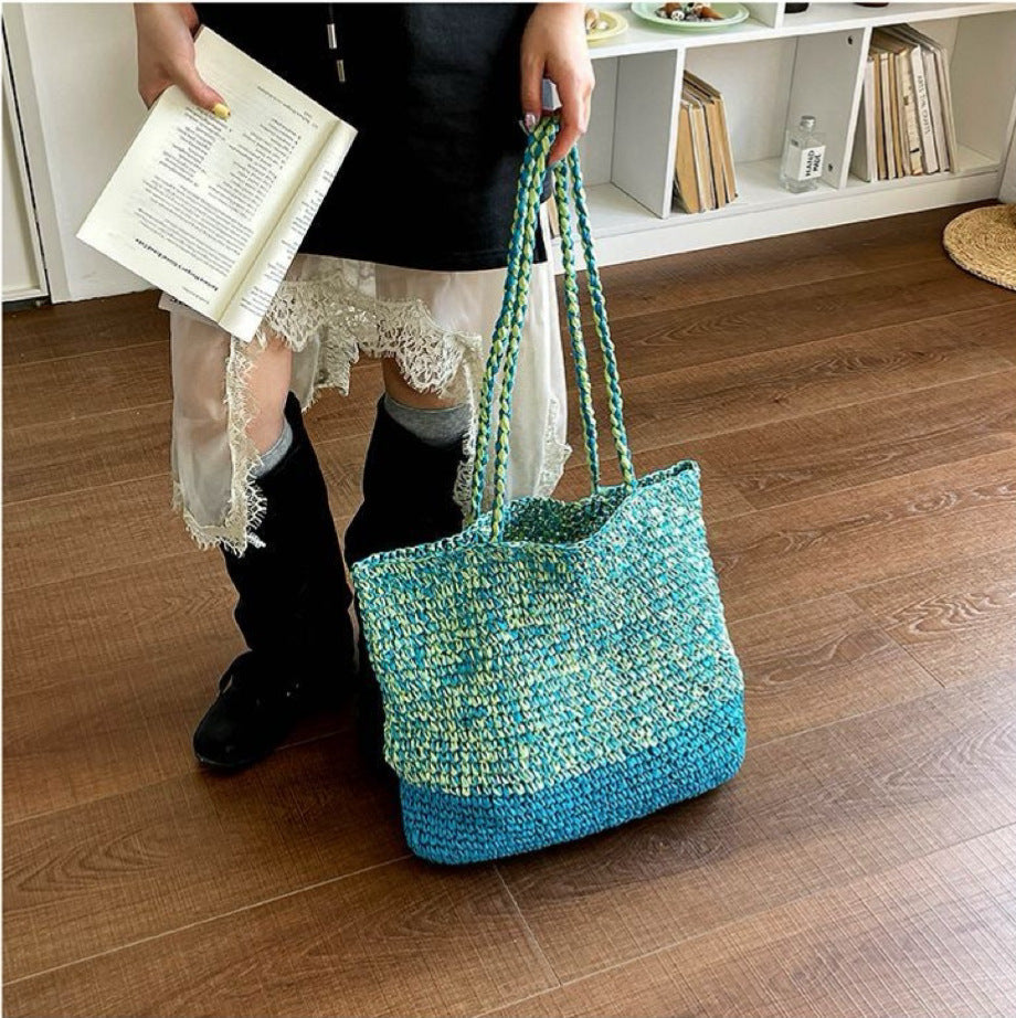 Lightweight Macramé Tote Bag in Airy Design