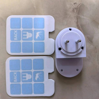 Continuous Wall-Mounted Magnetic Catch and Compact Organizer for Keys