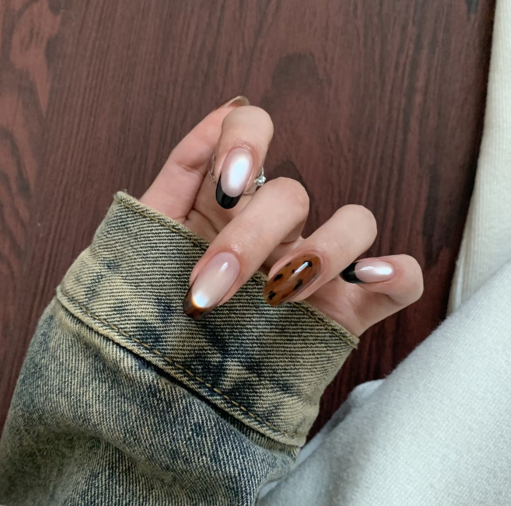Creative Patterned Ombre Press-On Nails – Artistic Design