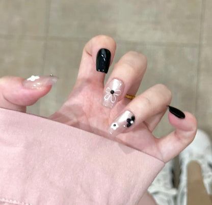 Square Press-On Nail Set in Acrylic Finish