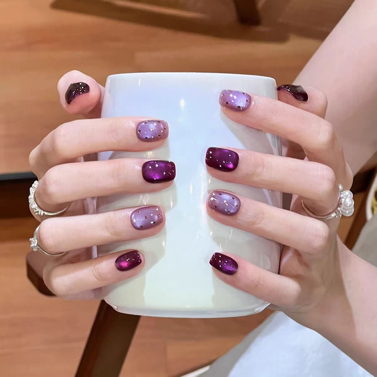 Square Press-On Nail Set in Acrylic Finish