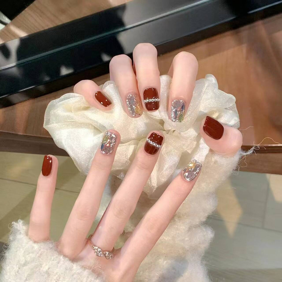 Press-On Nails with Artistic Ocean Theme Design