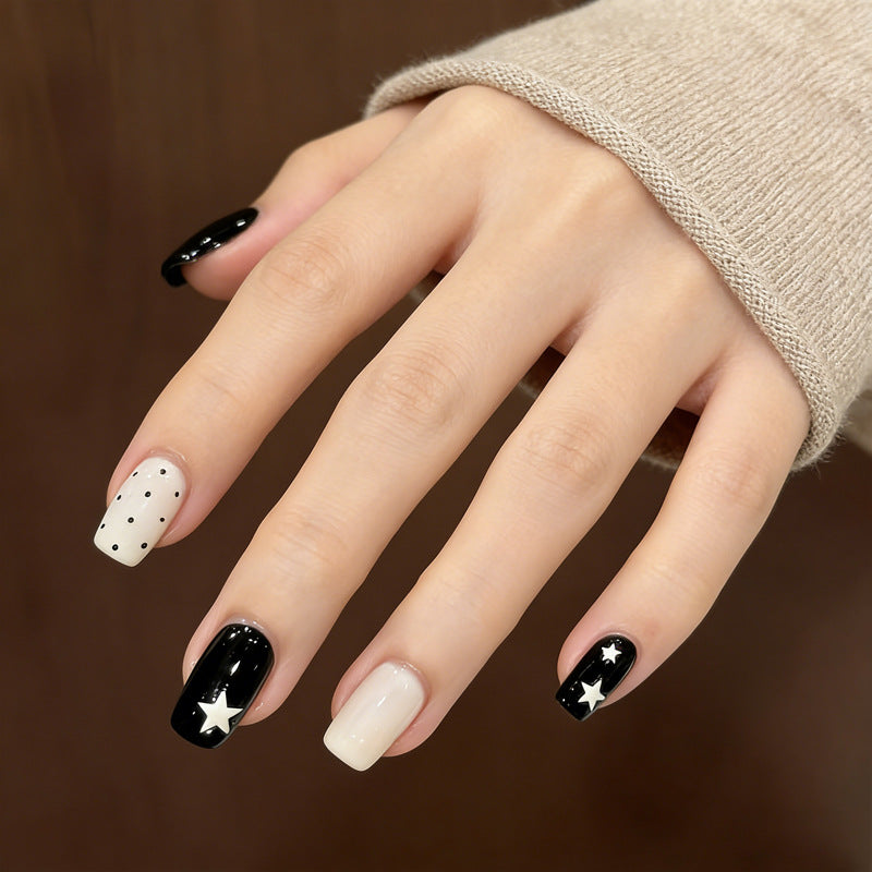 Nail Art Press-Ons Featuring Star and Polka Dot Patterns