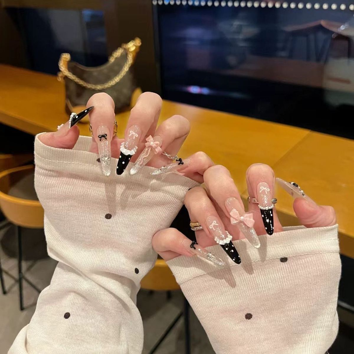 Press-On Nails with Artistic Ocean Theme Design
