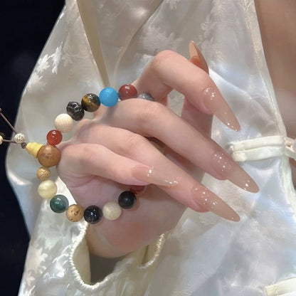 Press-On Nail Kit Featuring Distinctive Bow Patterns