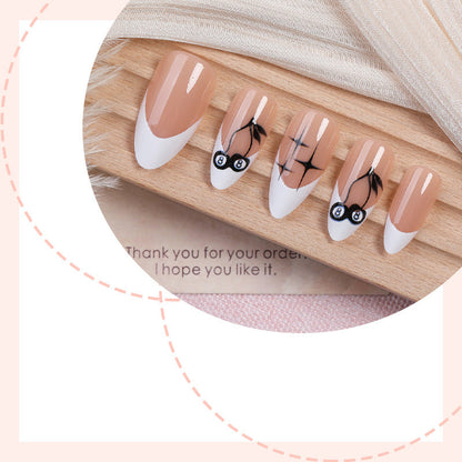 Press-On Nail Set Featuring Distinctive Pattern Designs