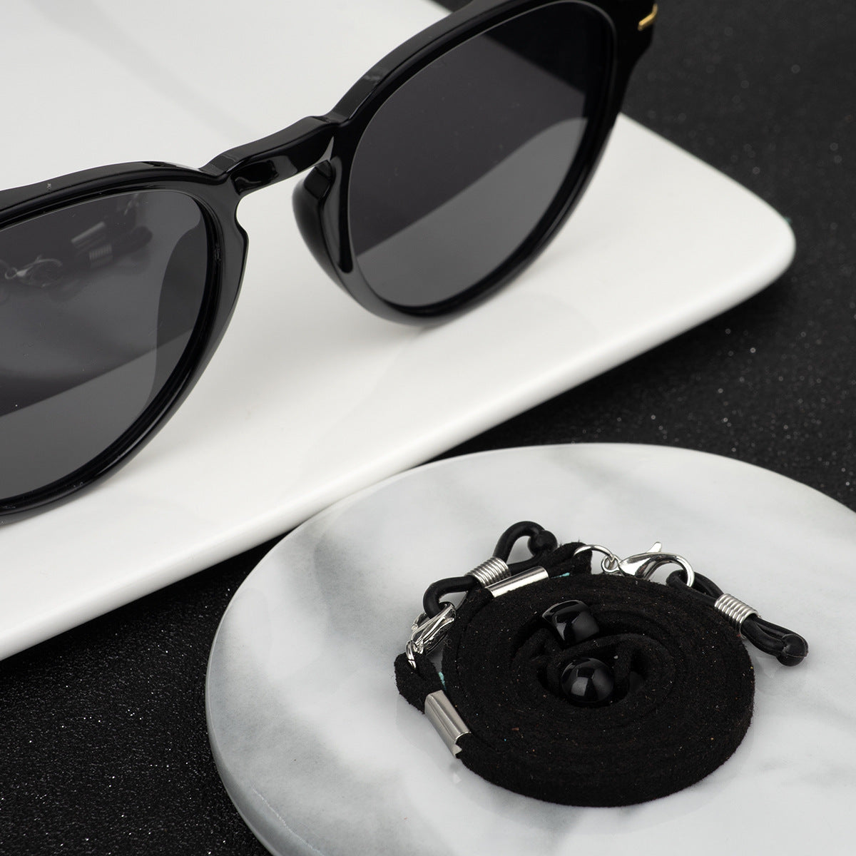 Versatile Eyewear Holder Strap with Adjustable Design