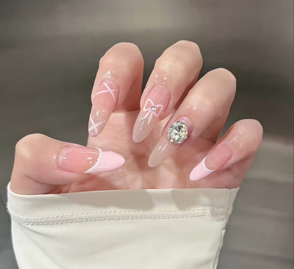 Press-On Nail Kit Featuring Distinctive Bow Patterns