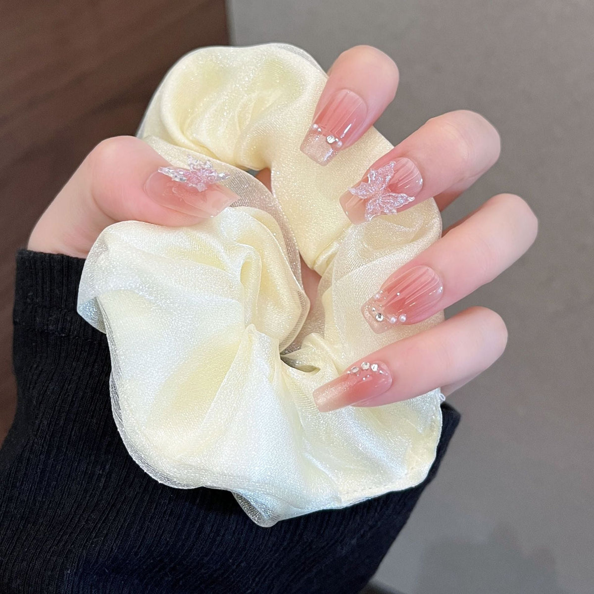 Press-On Nails with Artistic Ocean Theme Design