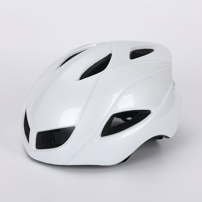 Aerodynamic Cycling Helmet for Enhanced Performance