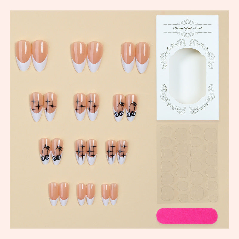 Press-On Nail Set Featuring Distinctive Pattern Designs