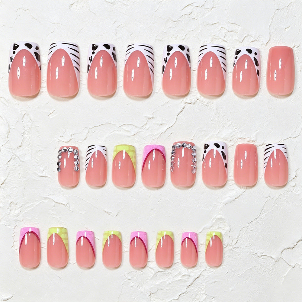 Unique Patterned Press-On Nail Art Tips – Creative Designs