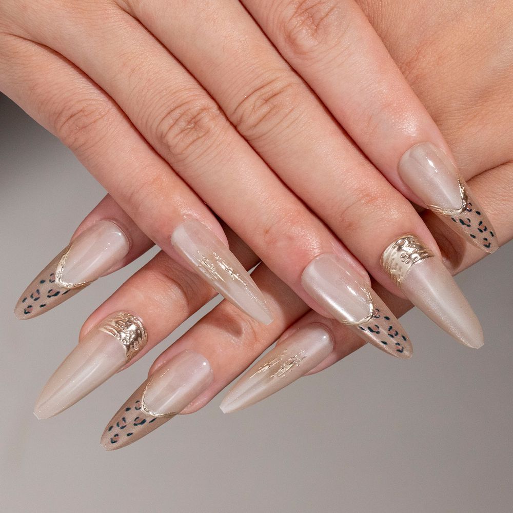 Stiletto Design Press-On Nail Kit with Artistic Finish