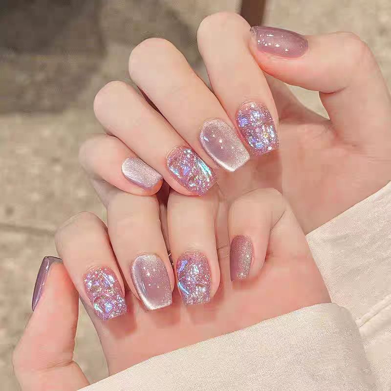Square Press-On Nail Set in Acrylic Finish