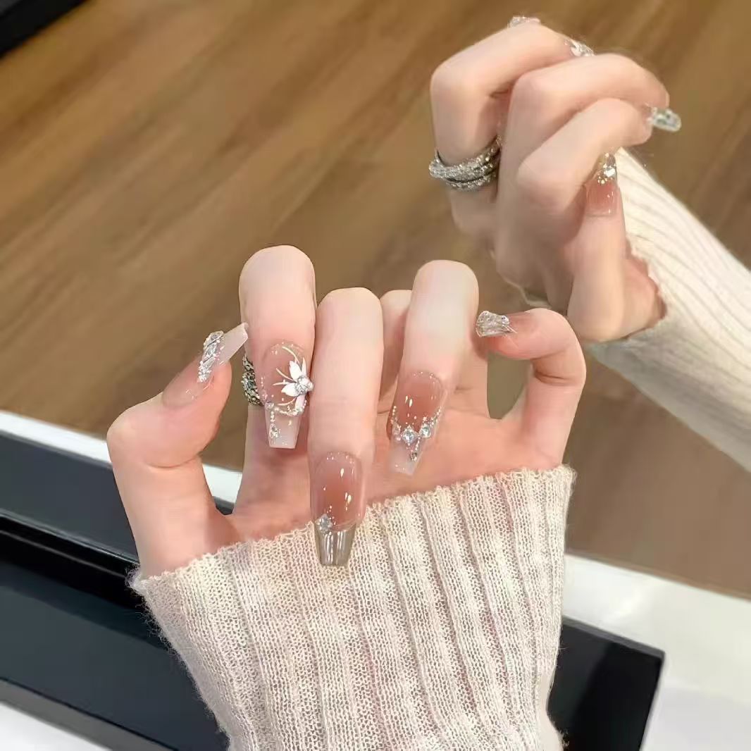 Press-On Nail Set with 3D Decorative Design