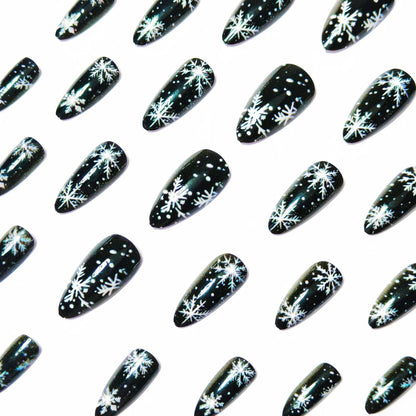 Winter Snowflake-Themed Nail Art Design for Creative Styles