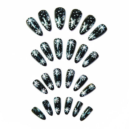 Winter Snowflake-Themed Nail Art Design for Creative Styles