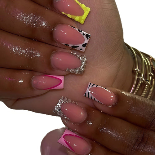 Unique Patterned Press-On Nail Art Tips – Creative Designs