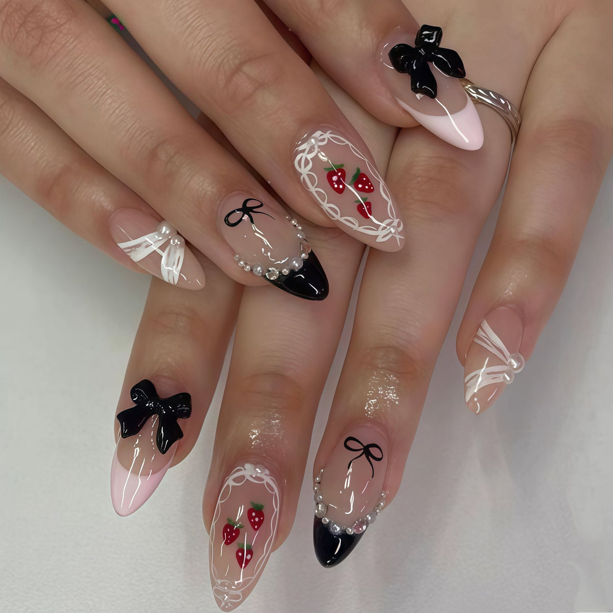 Press-On Nail Set Featuring Bow and Berry Pattern