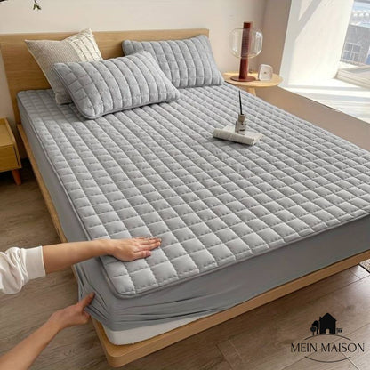 Waterproof Mattress Protector – Soft Breathable Cover with Stretch Fit