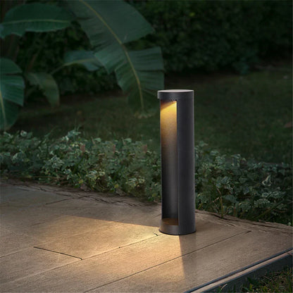 Weatherproof Black LED Wall Light for Outdoor Use – IP65 Rated