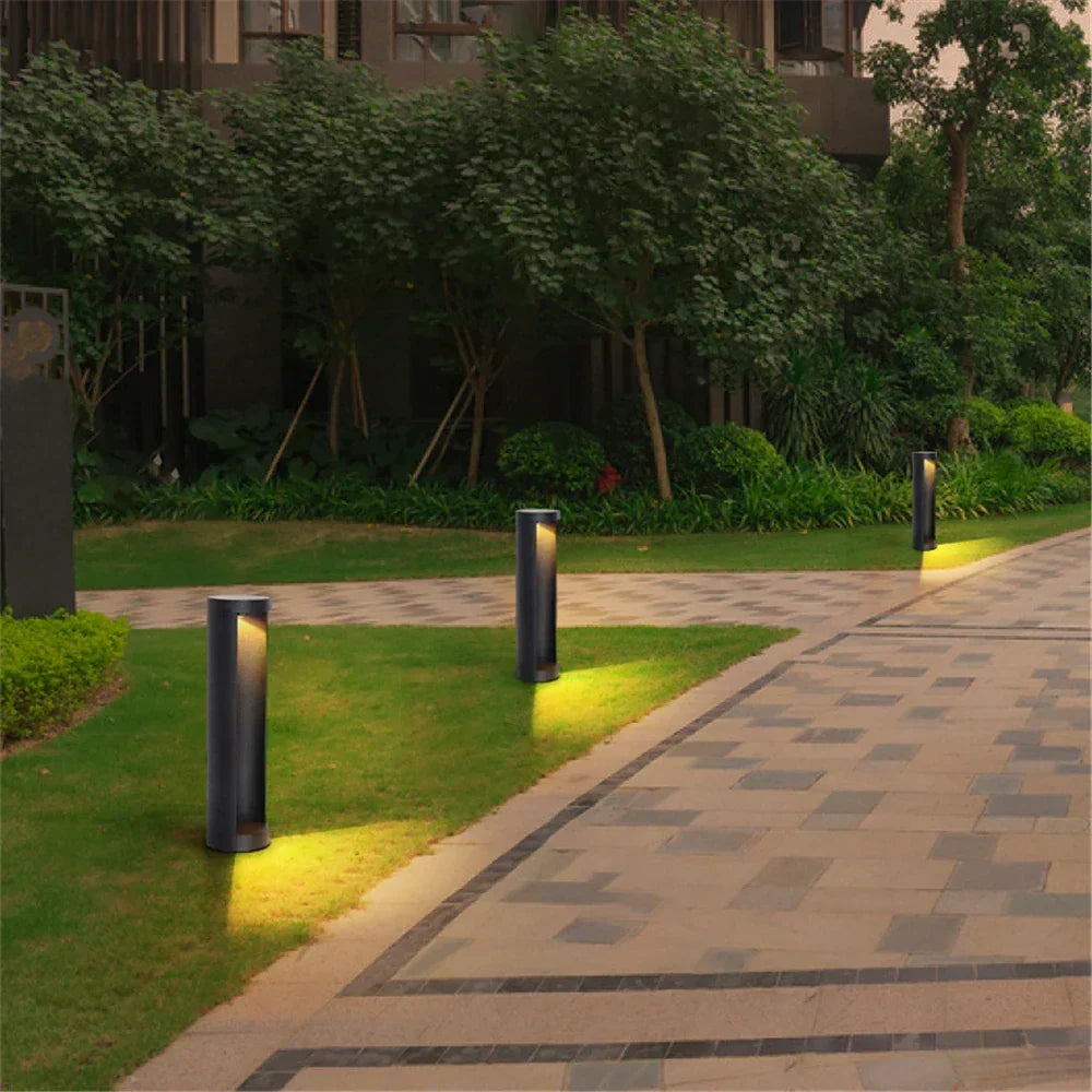 Weatherproof Black LED Wall Light for Outdoor Use – IP65 Rated